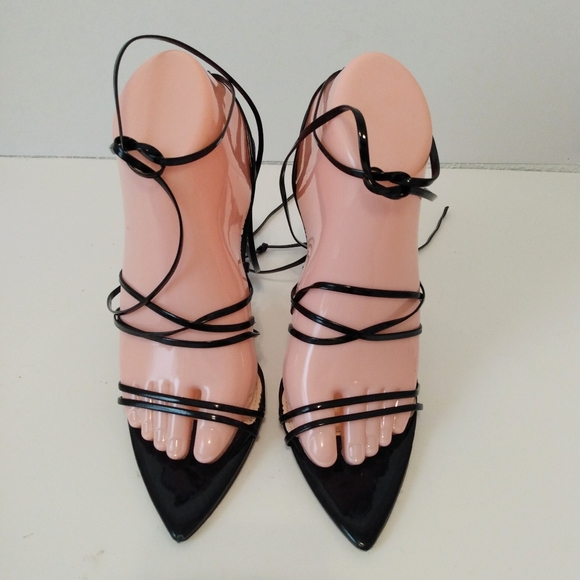 Pretty Little Things Black Faux Patent Leather Gladiator 4 1/2" Heels sz 5 - Picture 2 of 11